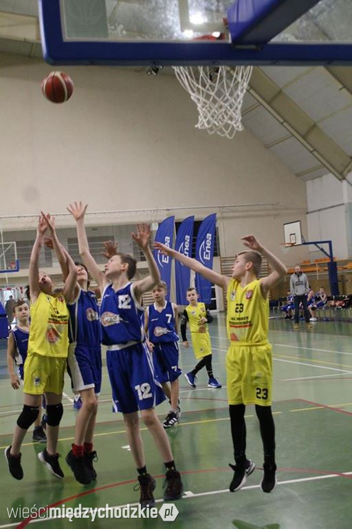UKS MIKST Międzychód wygrywa z Pyrą SP79