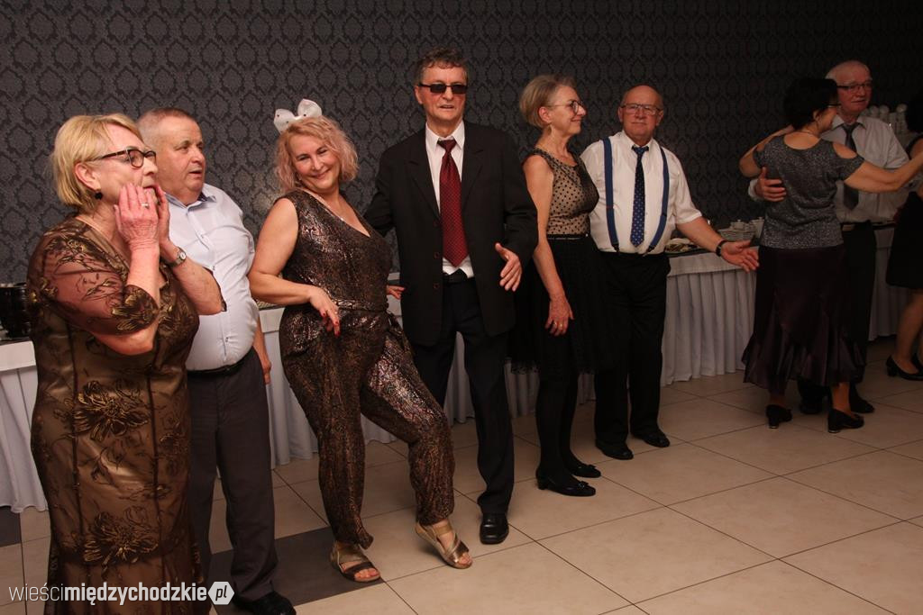 Zabawa karnawałowa emerytów i rencistów