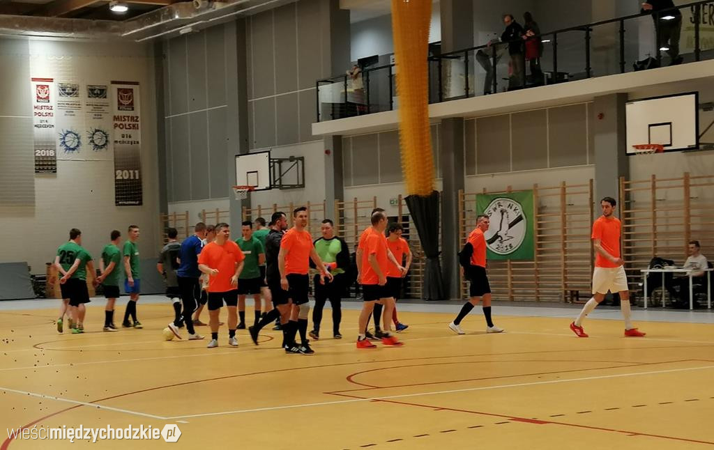 Halowa Liga Mistrzów w Sierakowie