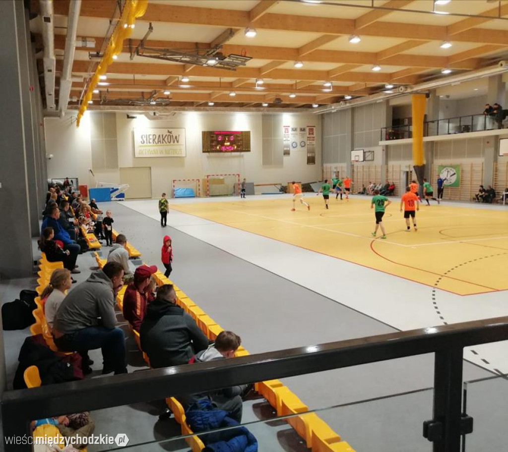 Halowa Liga Mistrzów w Sierakowie