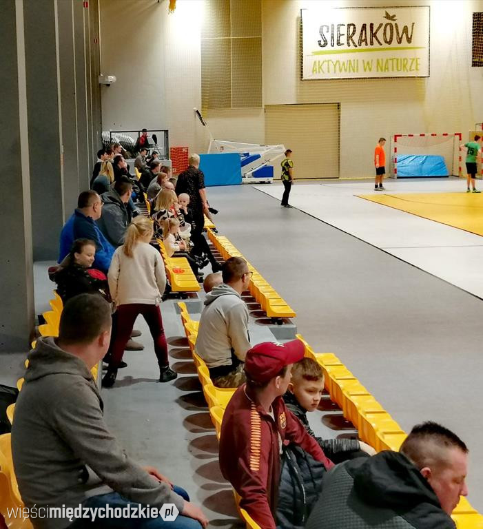 Halowa Liga Mistrzów w Sierakowie