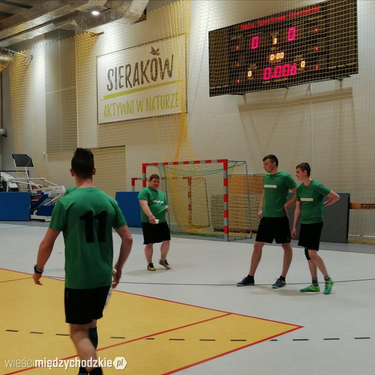 Halowa Liga Mistrzów w Sierakowie