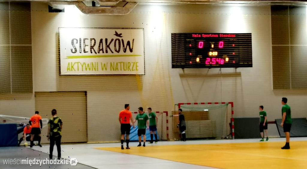 Halowa Liga Mistrzów w Sierakowie