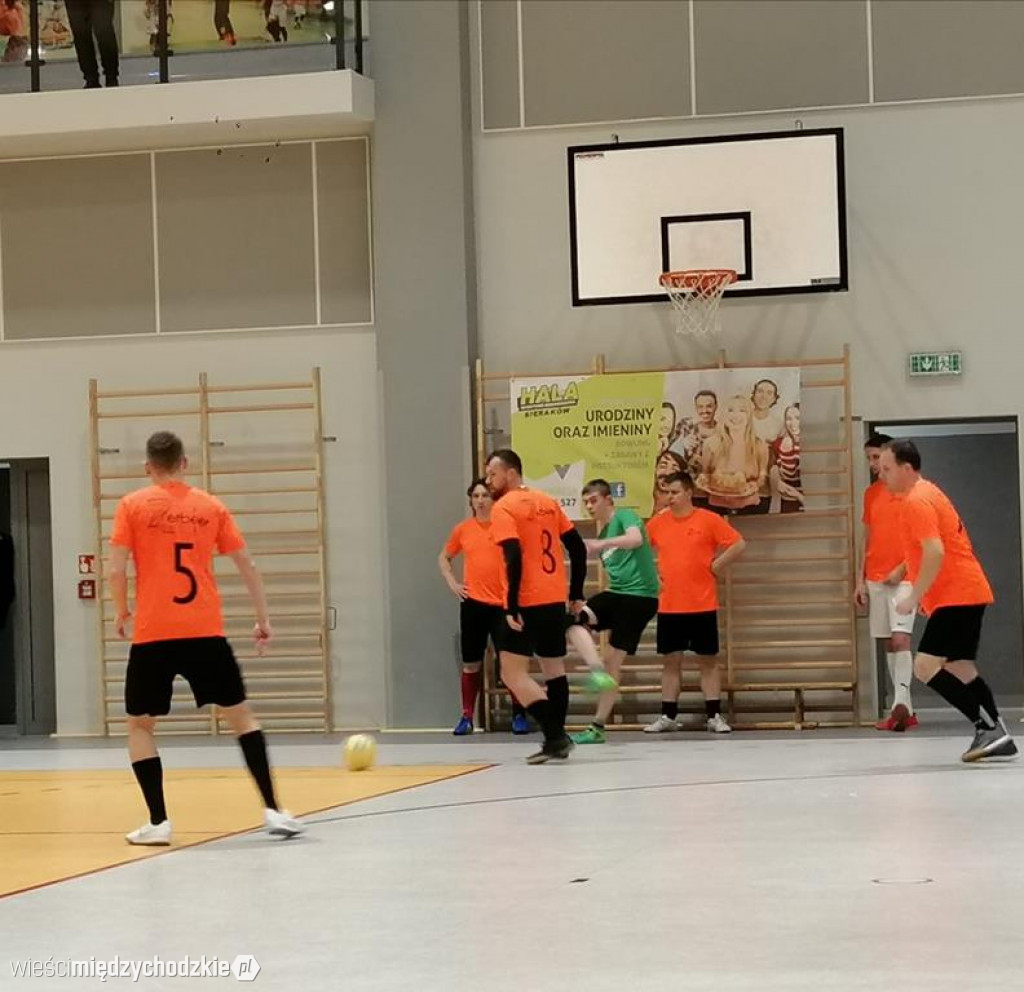 Halowa Liga Mistrzów w Sierakowie