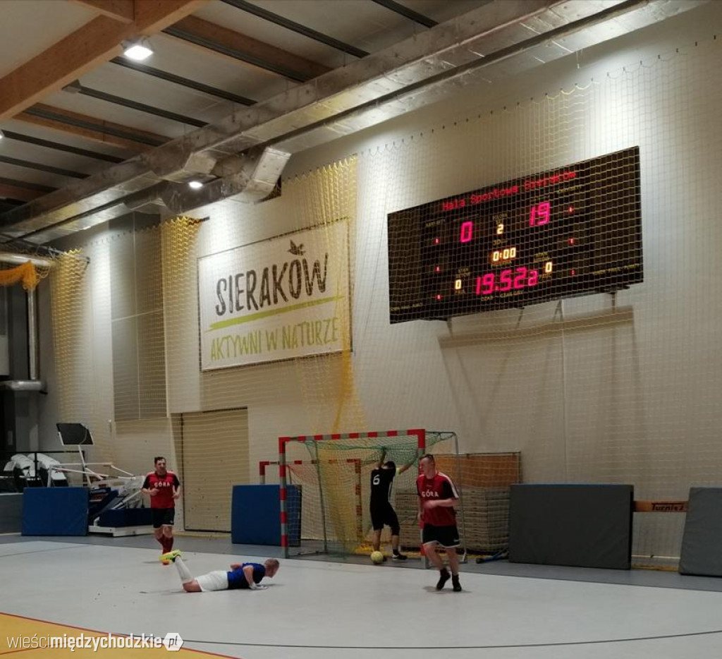 Halowa Liga Mistrzów w Sierakowie
