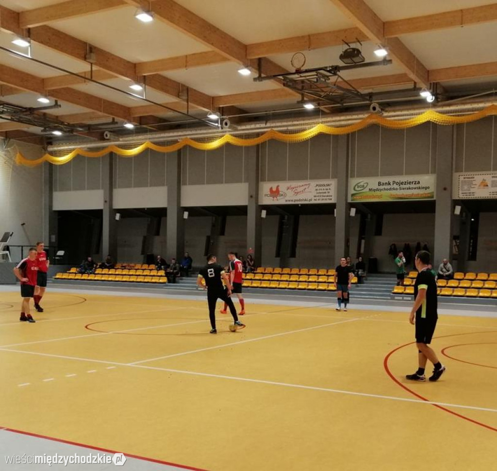 Halowa Liga Mistrzów w Sierakowie