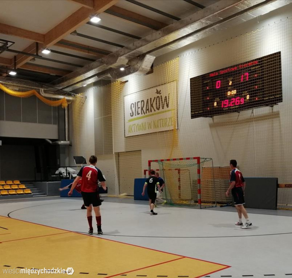 Halowa Liga Mistrzów w Sierakowie