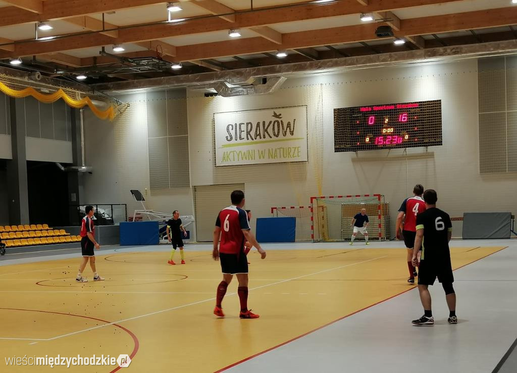 Halowa Liga Mistrzów w Sierakowie