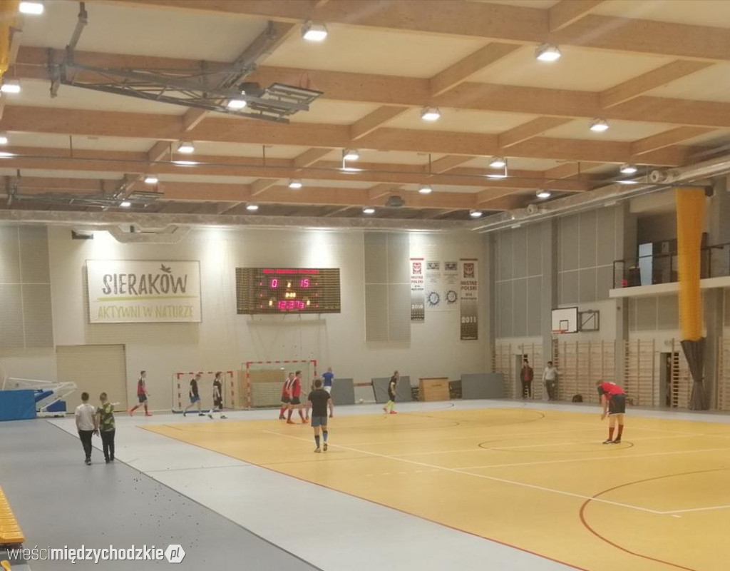 Halowa Liga Mistrzów w Sierakowie