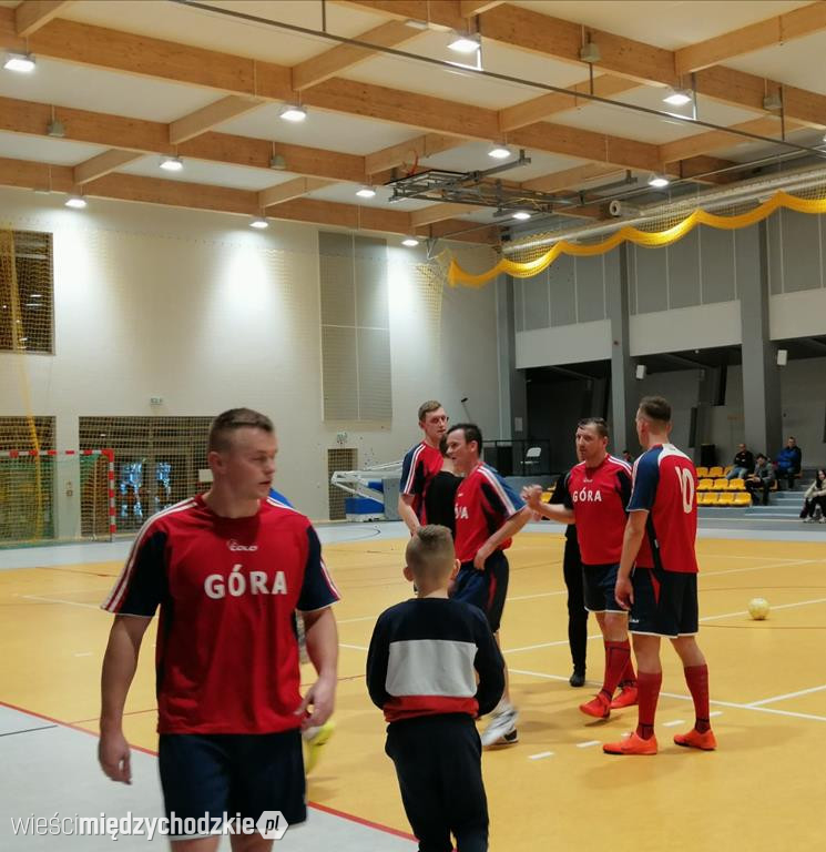 Halowa Liga Mistrzów w Sierakowie