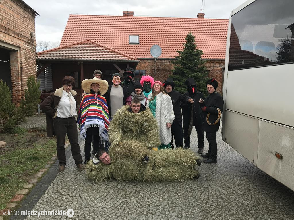 Niedźwiedzi korowód przemaszerował po Kamionnie