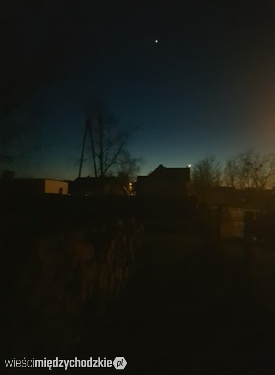 Wieczorne niebo nad Zatomiem Nowym