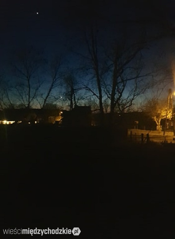 Wieczorne niebo nad Zatomiem Nowym