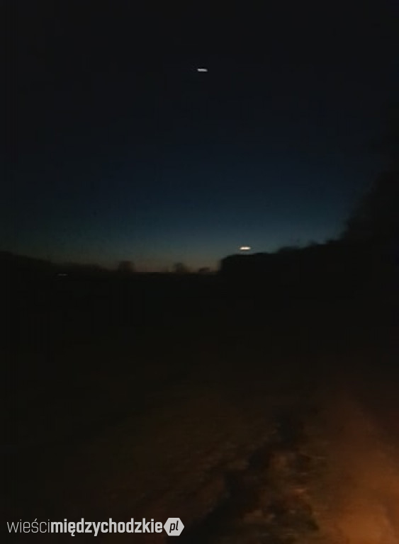 Wieczorne niebo nad Zatomiem Nowym