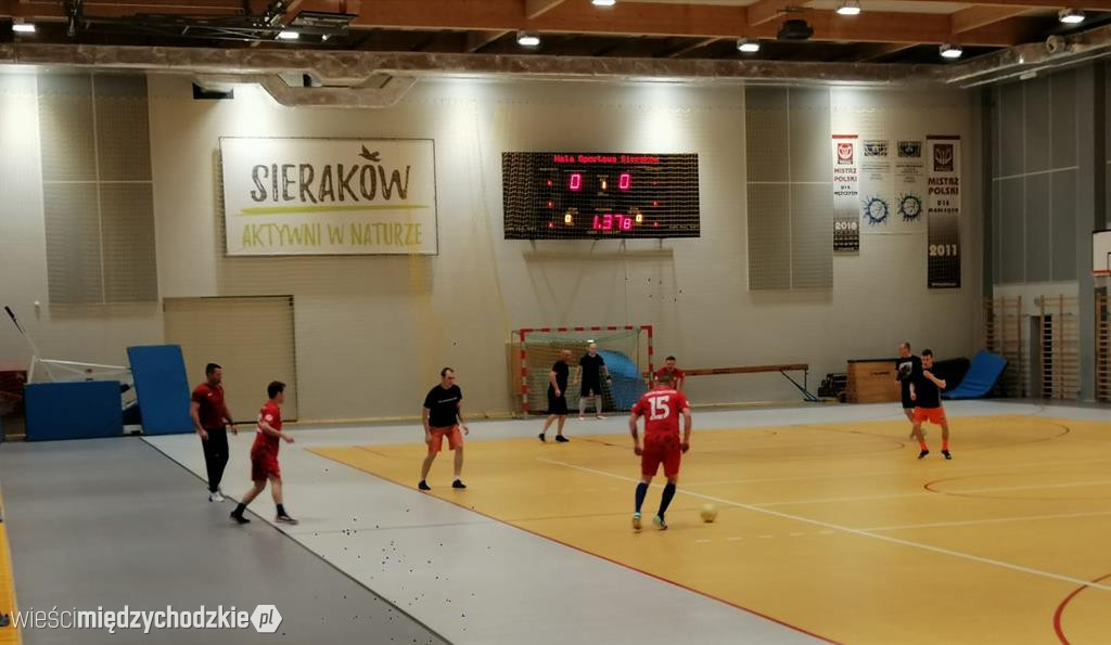  2 kolejka Halowej Ligi Piłki Nożnej w Sierakowie