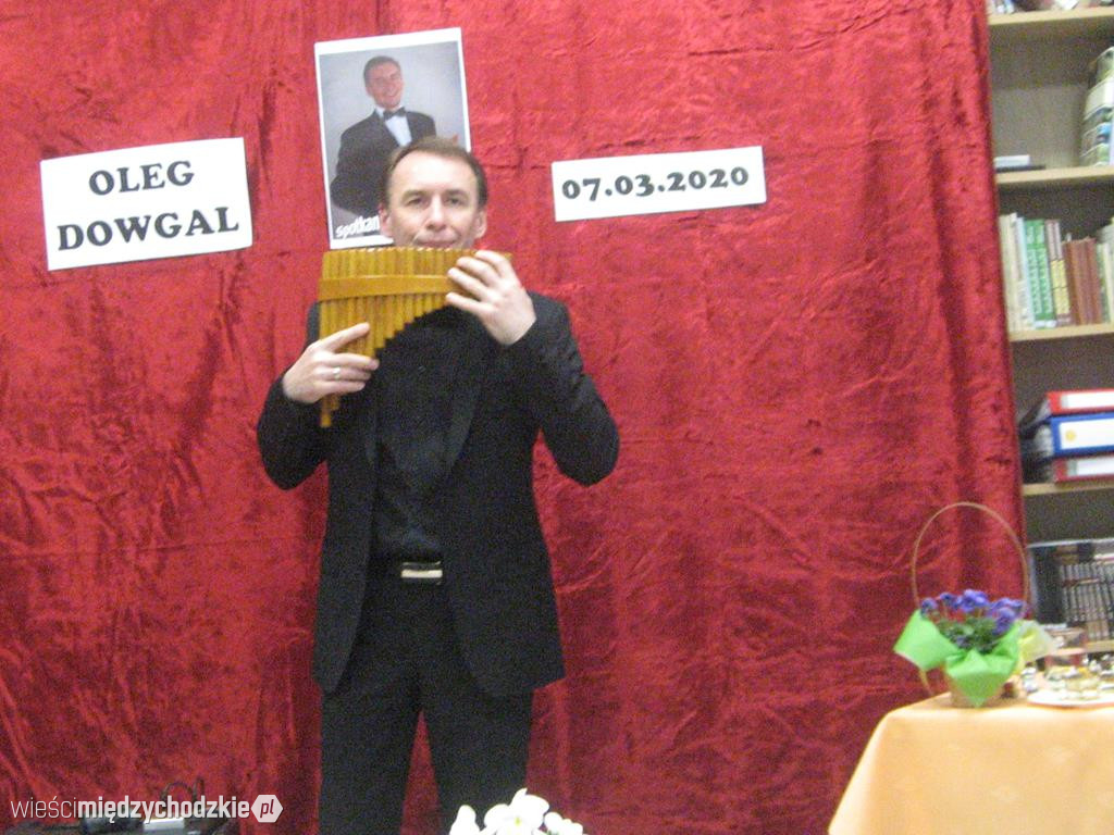 Spotkanie z Fletnią Pana w sierakowskiej bibliotece