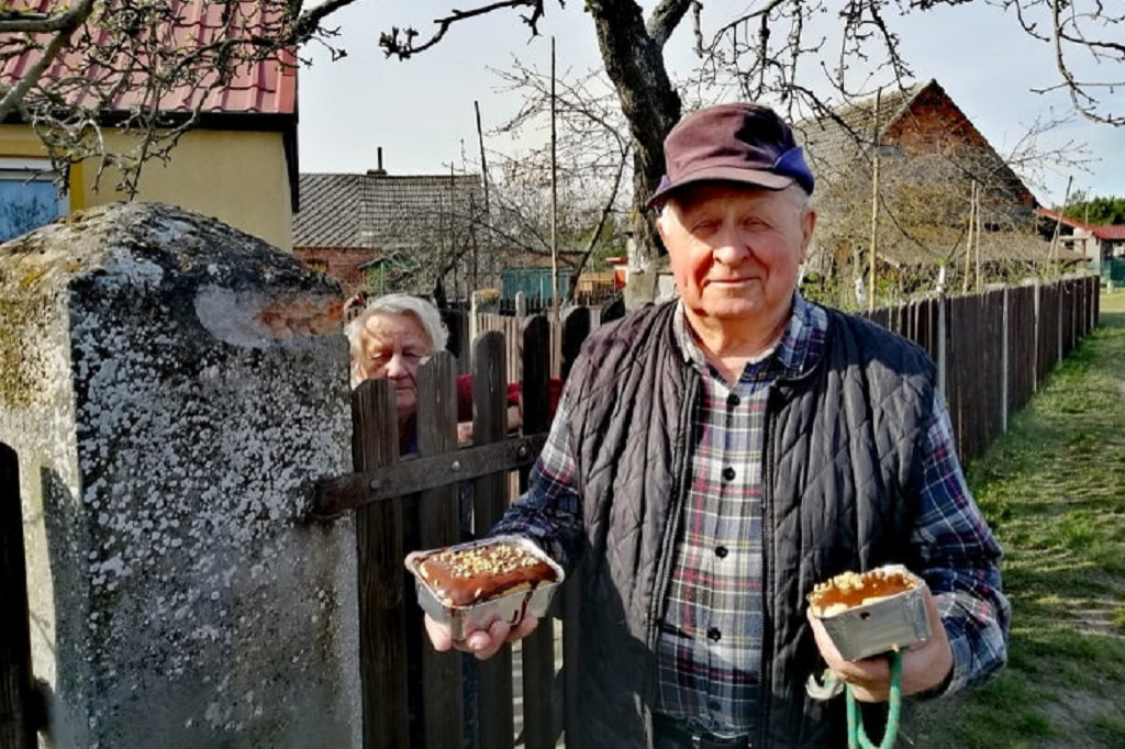Widzialna Ręka i Wielkanocna Babka w Wielką Sobotę
