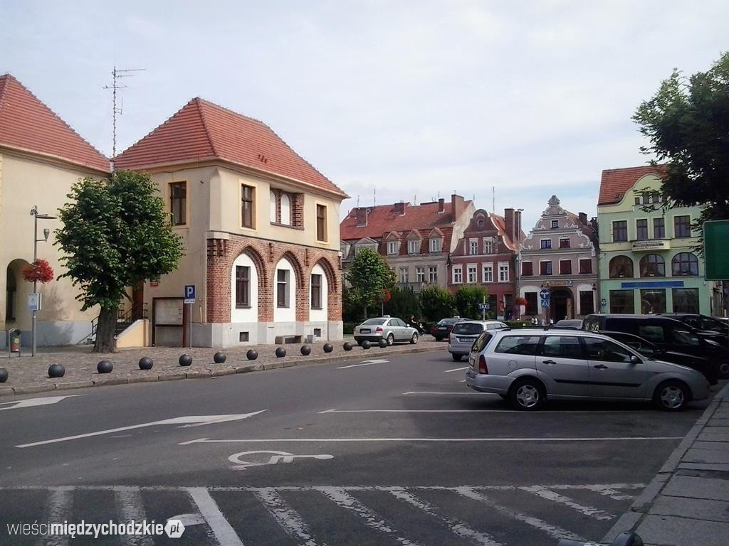 Pieszo przez kraj. Trzebiatów: Szlak słonia