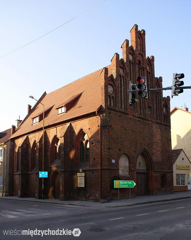 Pieszo przez kraj. Trzebiatów: Szlak słonia