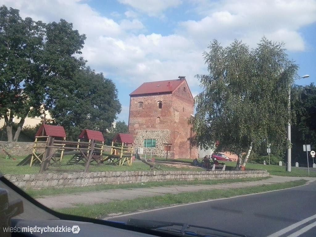 Pieszo przez kraj. Trzebiatów: Szlak słonia