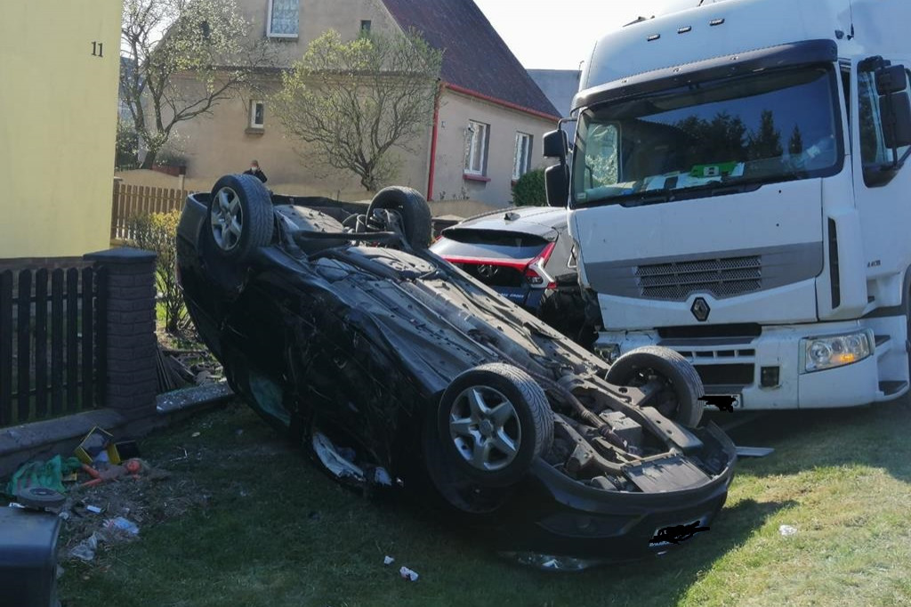 Wypadek drogowy w Wielowsi