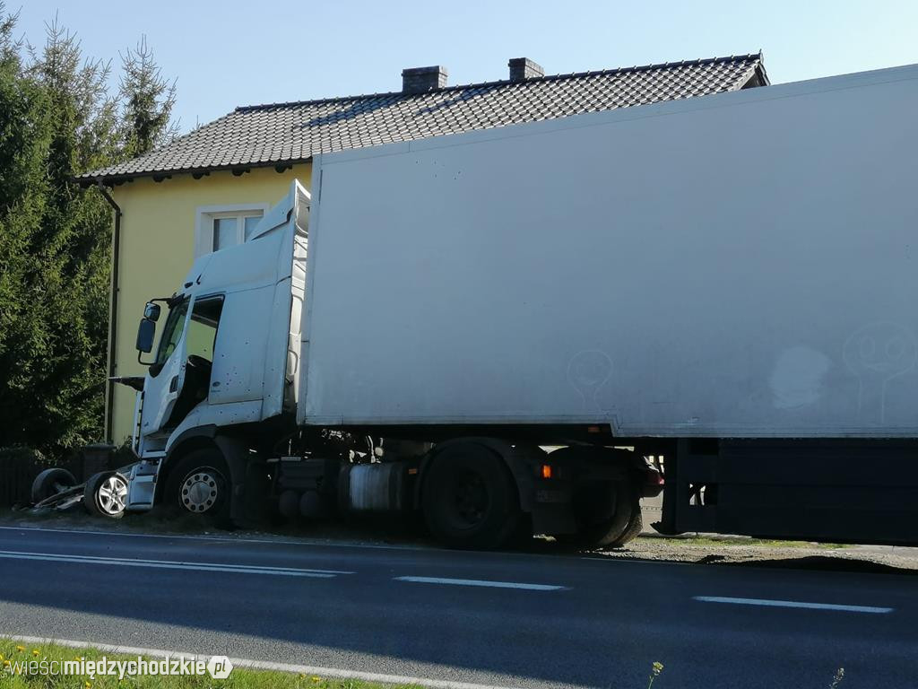 Wypadek drogowy w Wielowsi