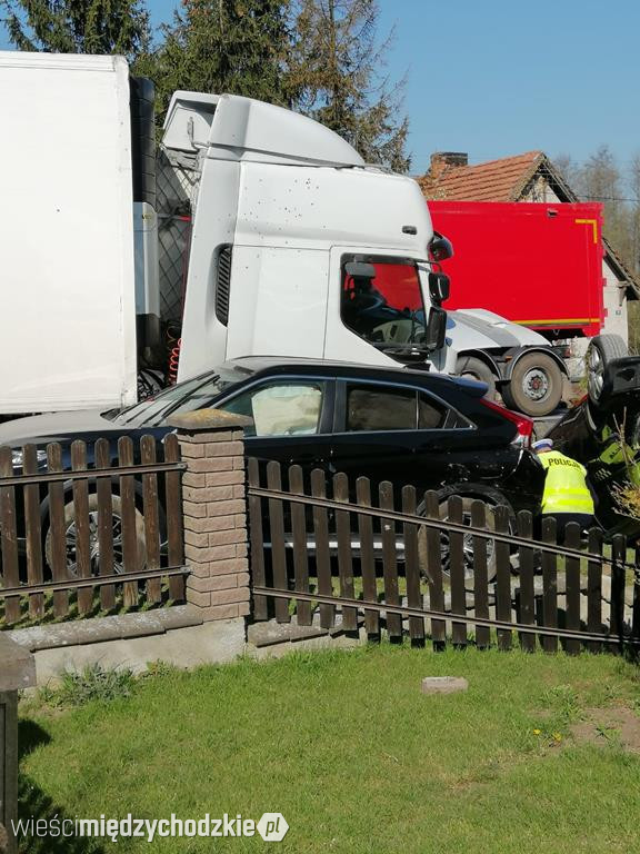Wypadek drogowy w Wielowsi
