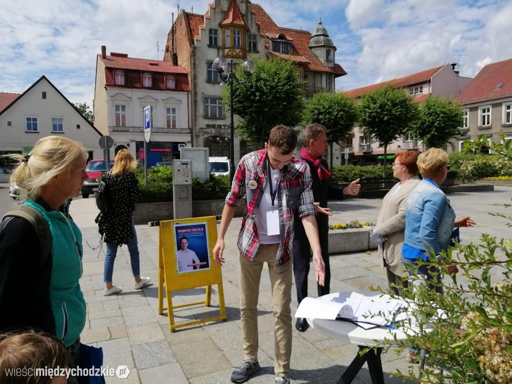 Zbiórka podpisów dla Rafała Trzaskowskiego