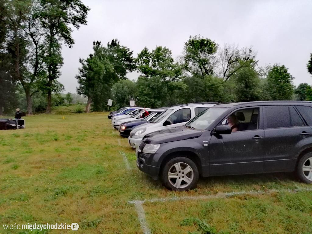 Autokino oraz pokaz laserowy i set DJ