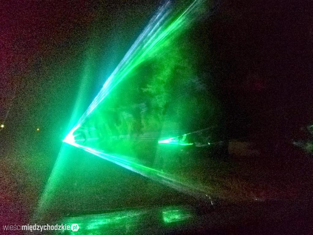 Autokino oraz pokaz laserowy i set DJ