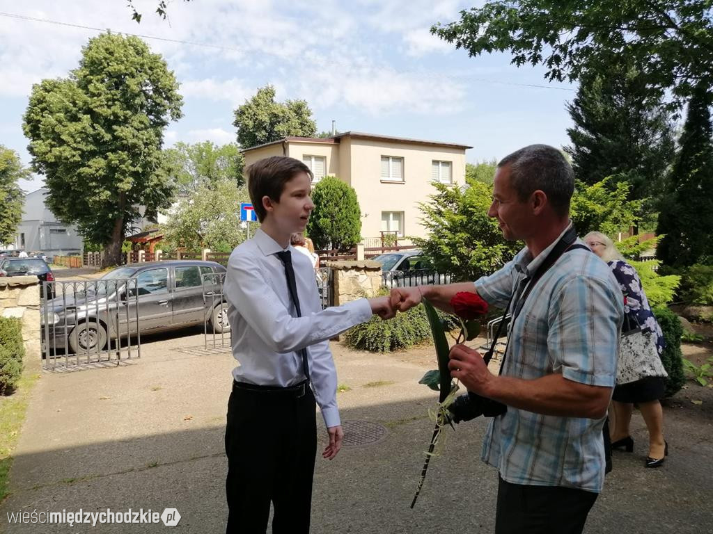 Byliśmy na pożegnaniu uczniów klas ósmych SP nr 2