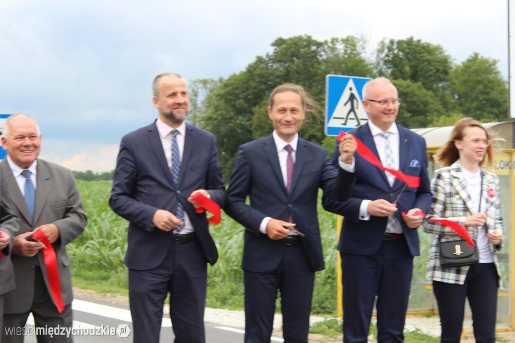 Uroczyste otwarcie drogi w Białokoszycach