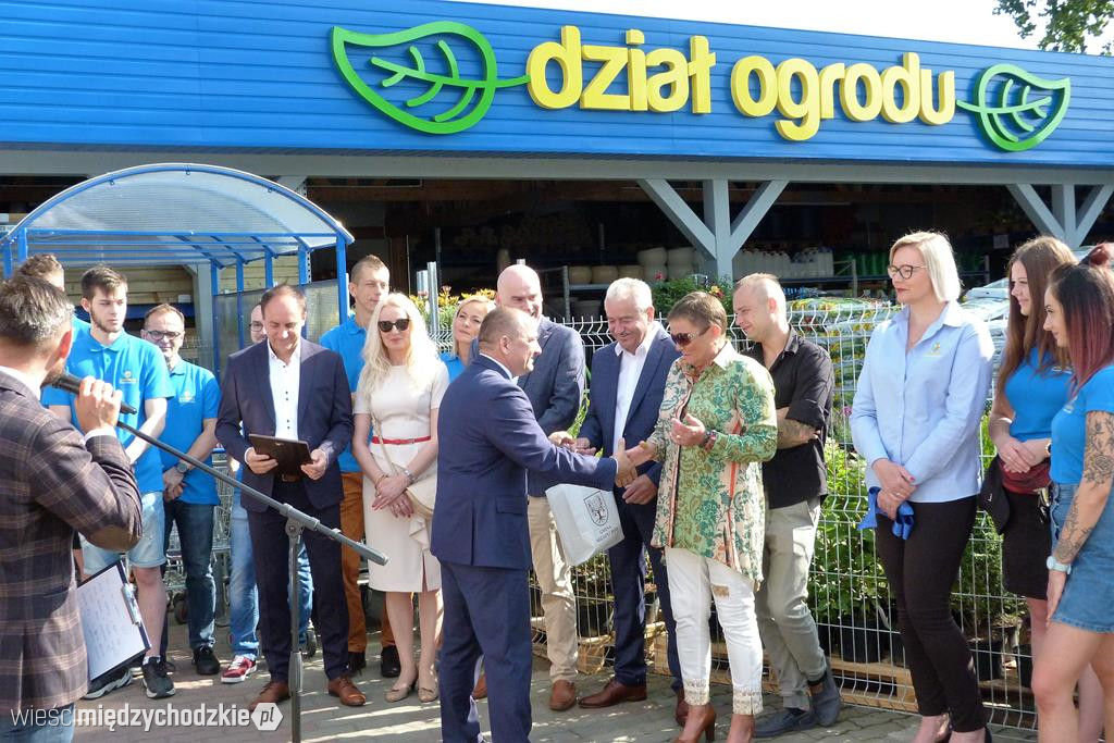 Otwarcie marketu budowlanego Pszczółka