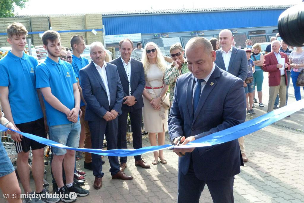 Otwarcie marketu budowlanego Pszczółka