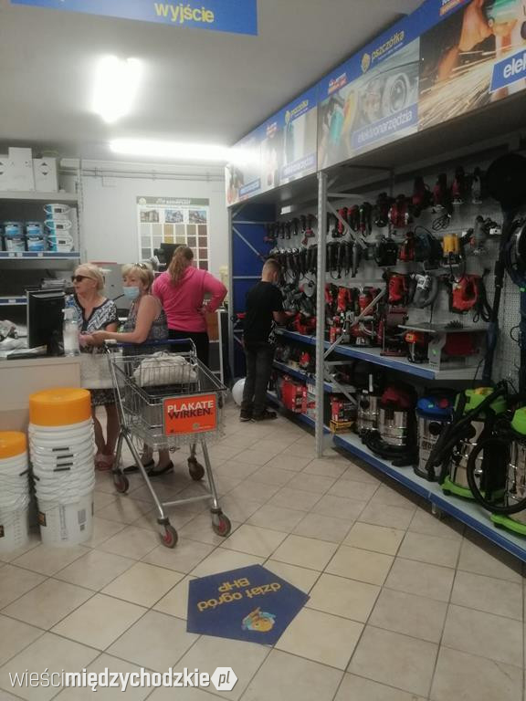 Otwarcie marketu budowlanego Pszczółka
