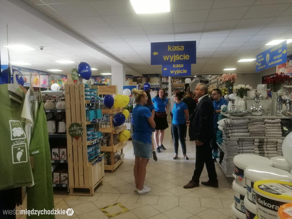 Otwarcie marketu budowlanego Pszczółka