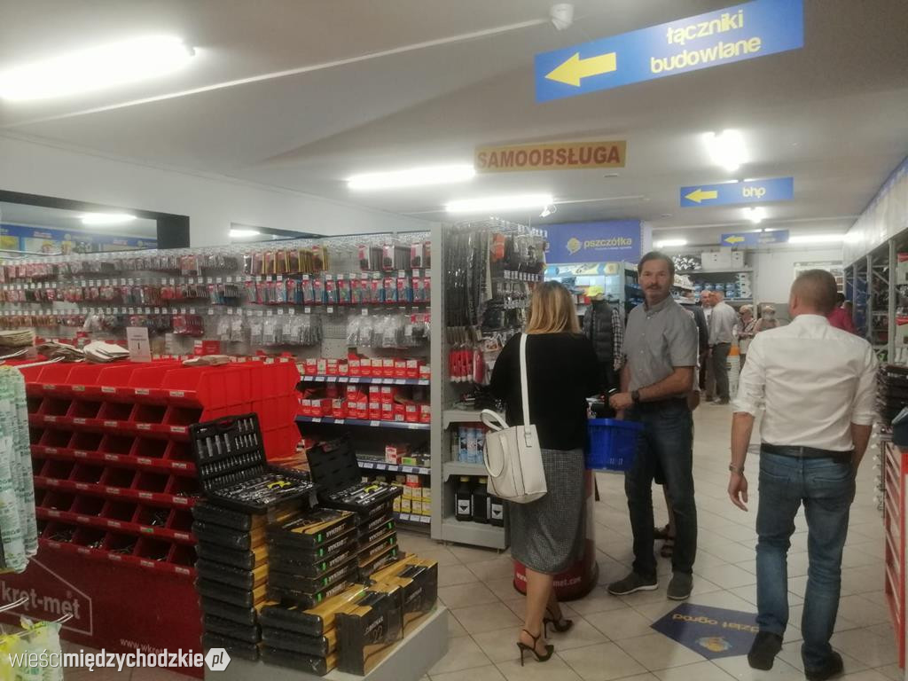 Otwarcie marketu budowlanego Pszczółka
