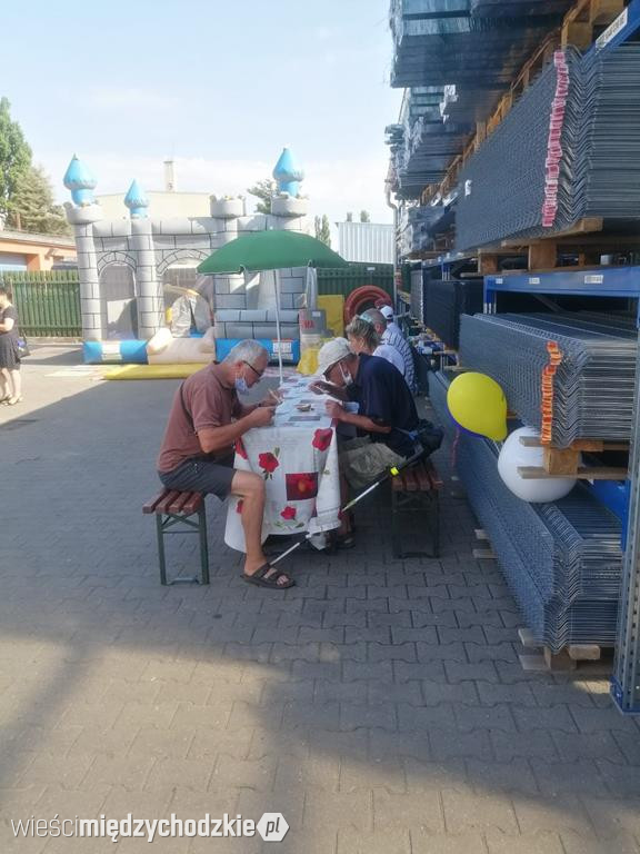 Otwarcie marketu budowlanego Pszczółka