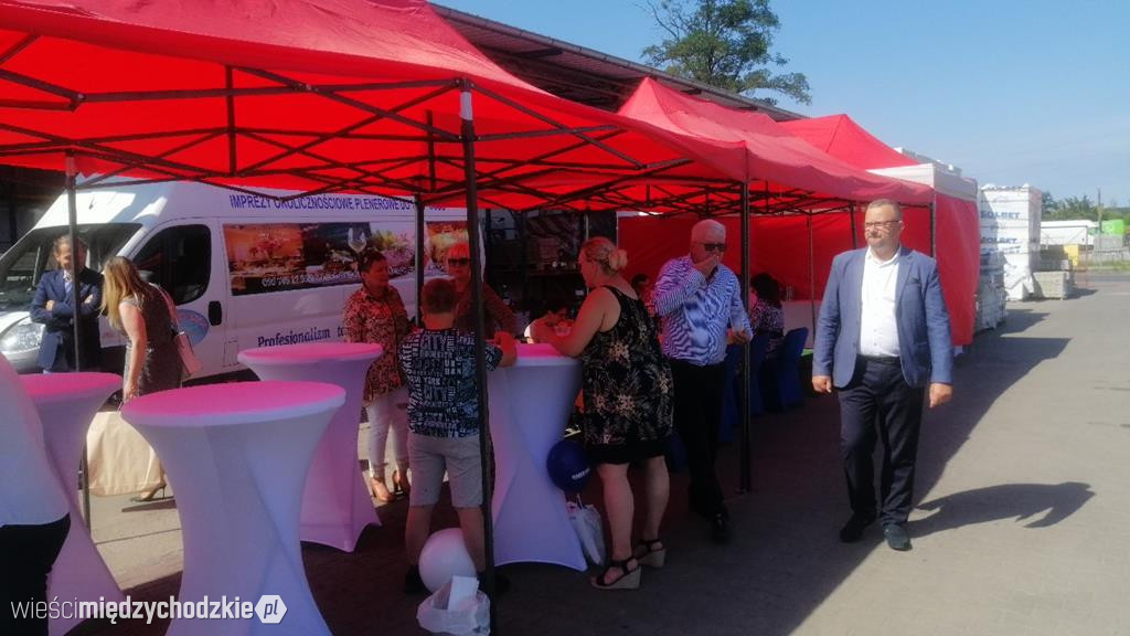 Otwarcie marketu budowlanego Pszczółka