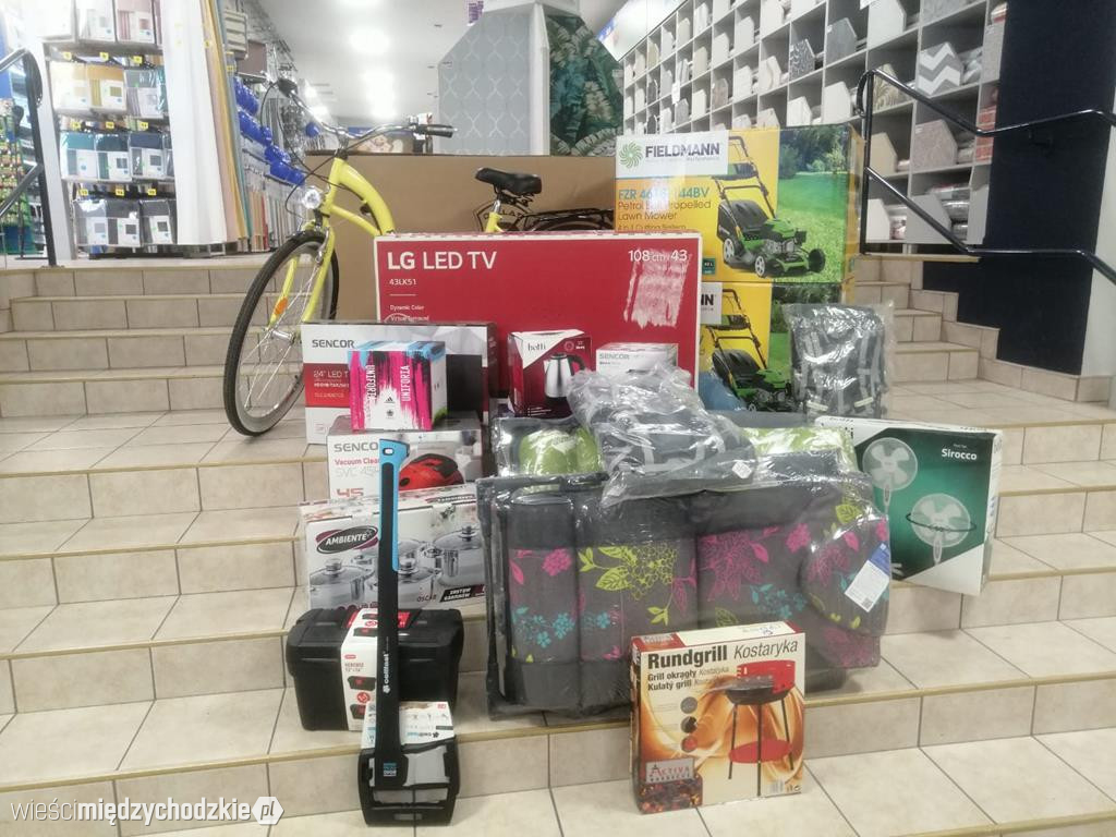 Otwarcie marketu budowlanego Pszczółka