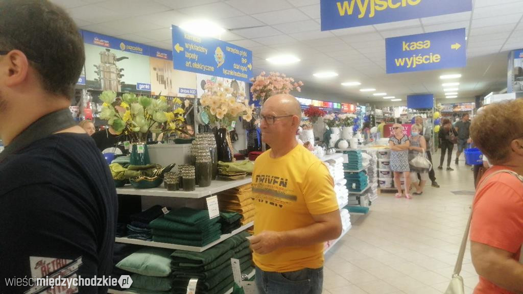 Otwarcie marketu budowlanego Pszczółka