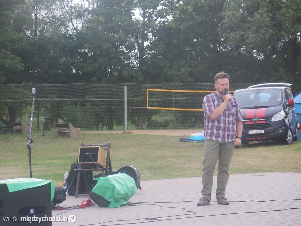 Koncert bluesowy na plaży jez. Chrzypskiego