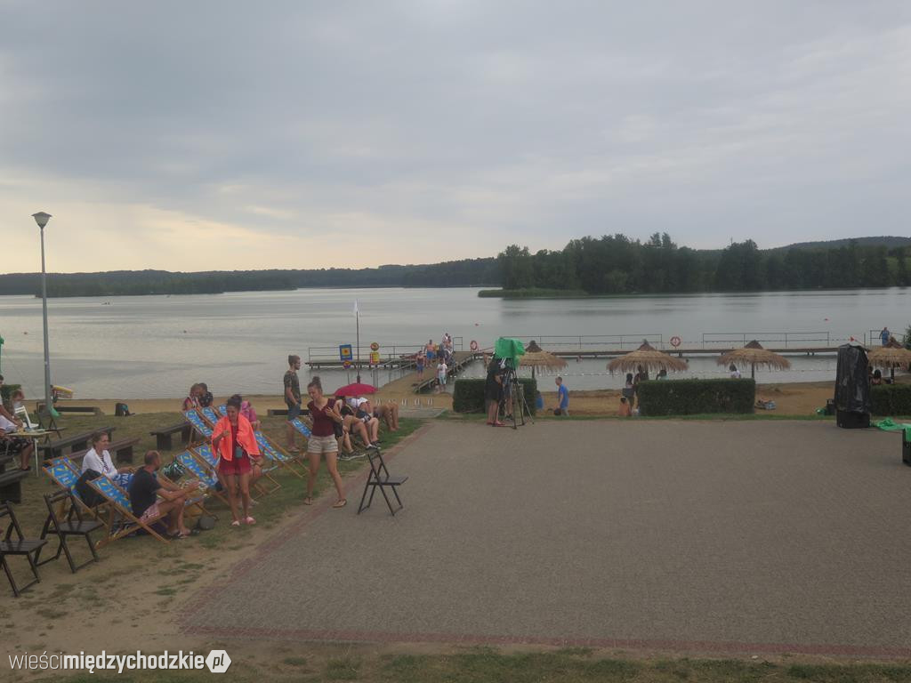 Koncert bluesowy na plaży jez. Chrzypskiego