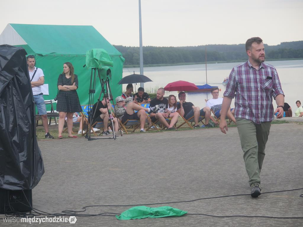 Koncert bluesowy na plaży jez. Chrzypskiego