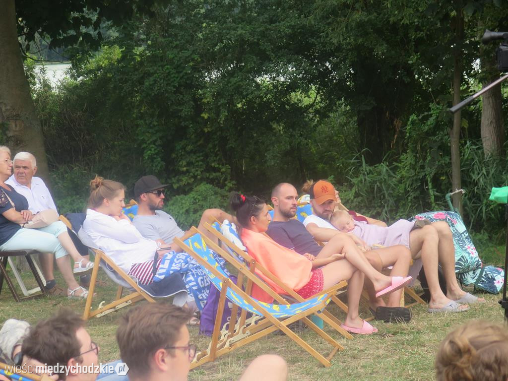 Koncert bluesowy na plaży jez. Chrzypskiego