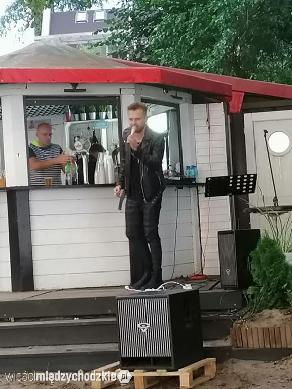 Muzyczny koncert na plaży jez. Jaroszewskiego