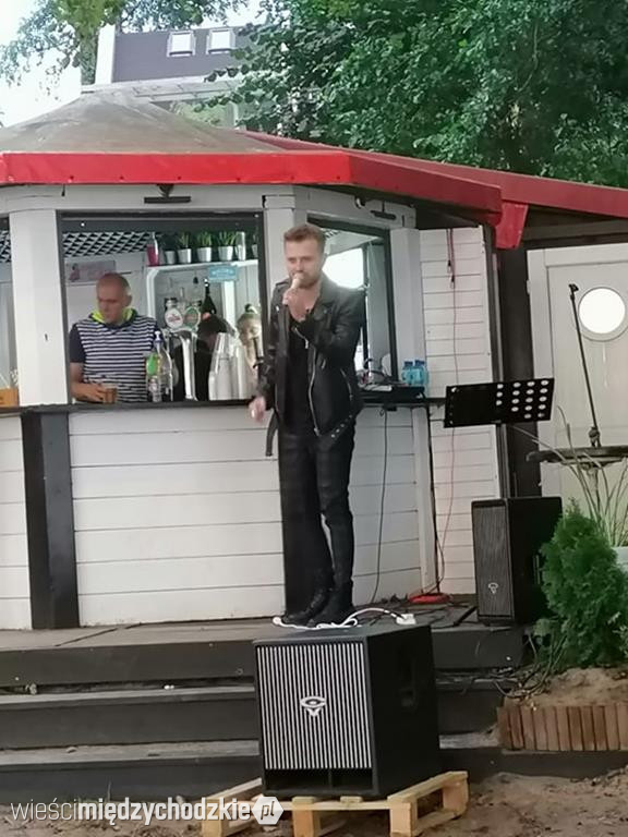 Muzyczny koncert na plaży jez. Jaroszewskiego