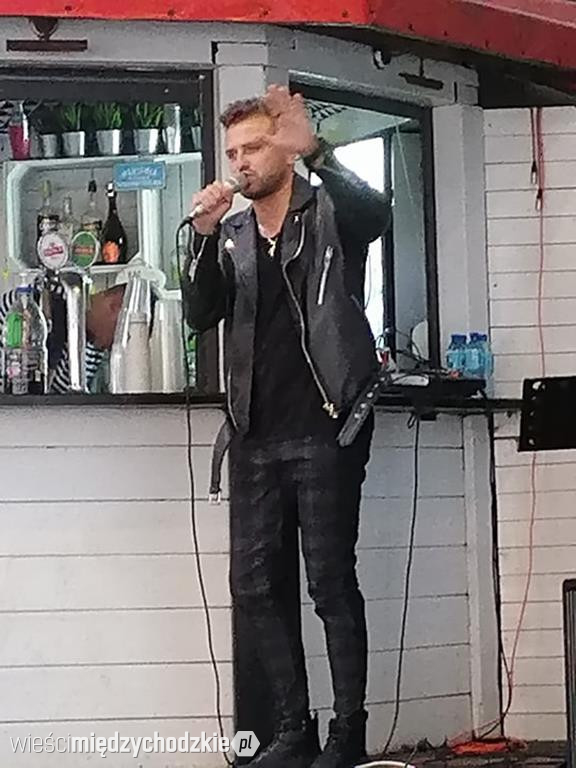 Muzyczny koncert na plaży jez. Jaroszewskiego