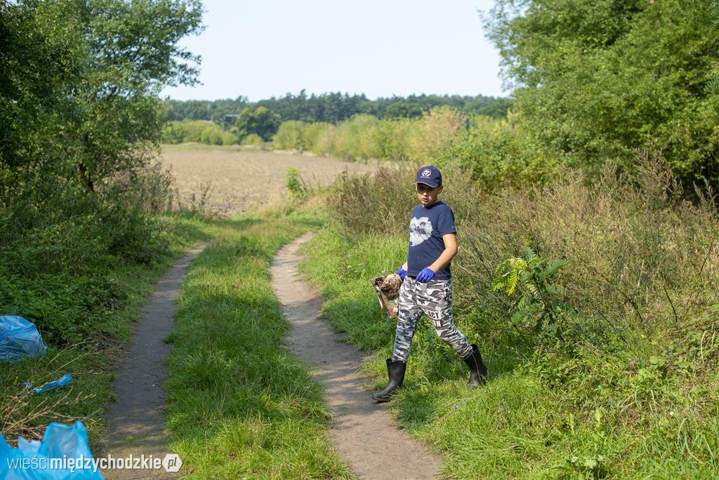 Sprzątanie brzegów Warty w Sierakowie