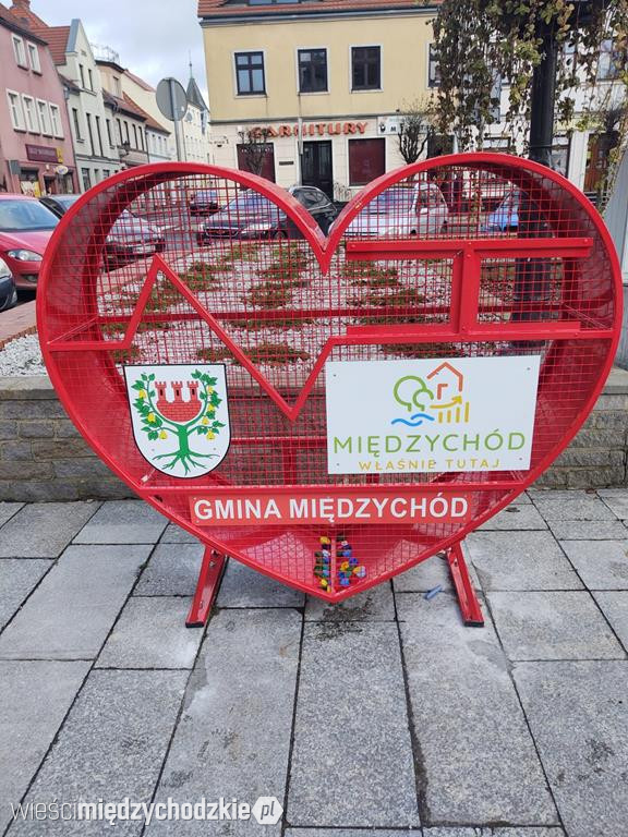 Serca z nakrętkami w Międzychodzie wypełnione